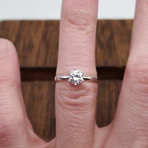 Size 5.75 925 Sterling Silver Small Cubic Zirconia Clear Gemstone Ring